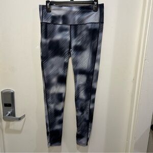 Athleta Black & Gray Alpine Chaturanga High Rise Leggings Size Medium